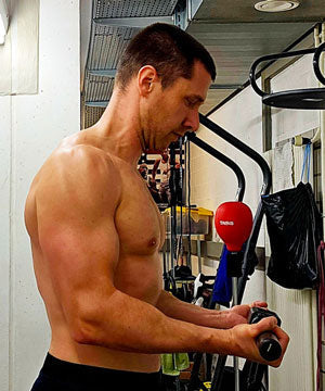 How to Combine Isometrics and Calisthenics